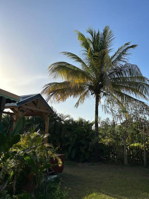 Bungalow Avec Jacuzzi Privatif Sainte-Rose Exterior foto