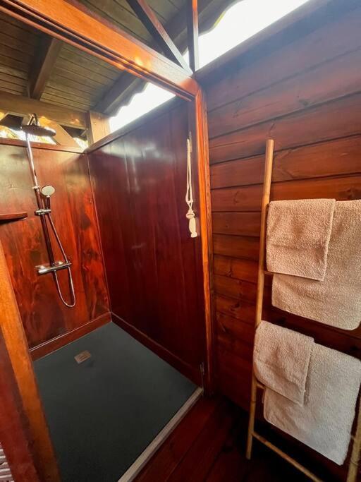 Bungalow Avec Jacuzzi Privatif Sainte-Rose Exterior foto